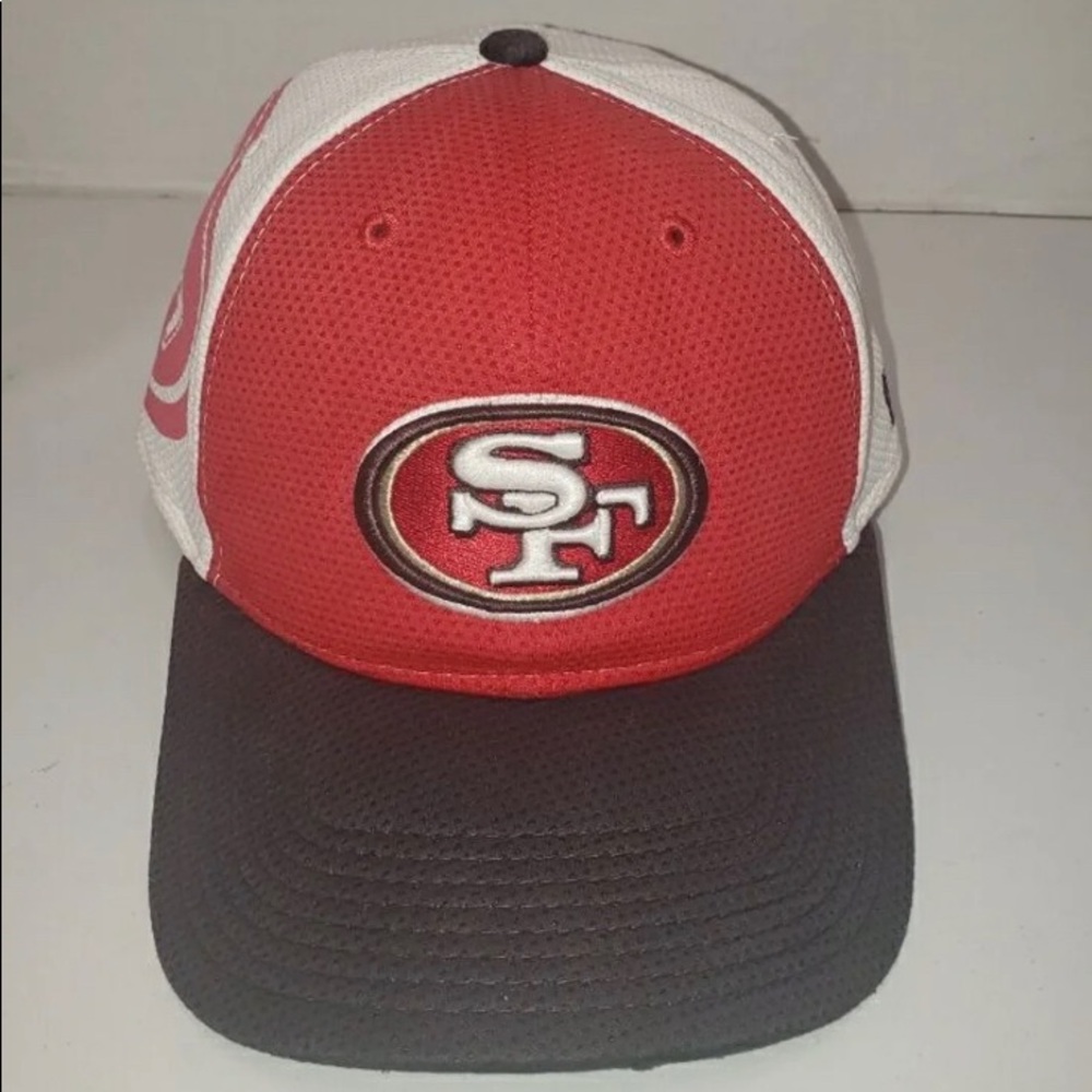 San Francisco 49ers Red, White and Black Flex Fit Hat, size M/L